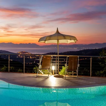 'granatapfel' Mit Pool By Interhome