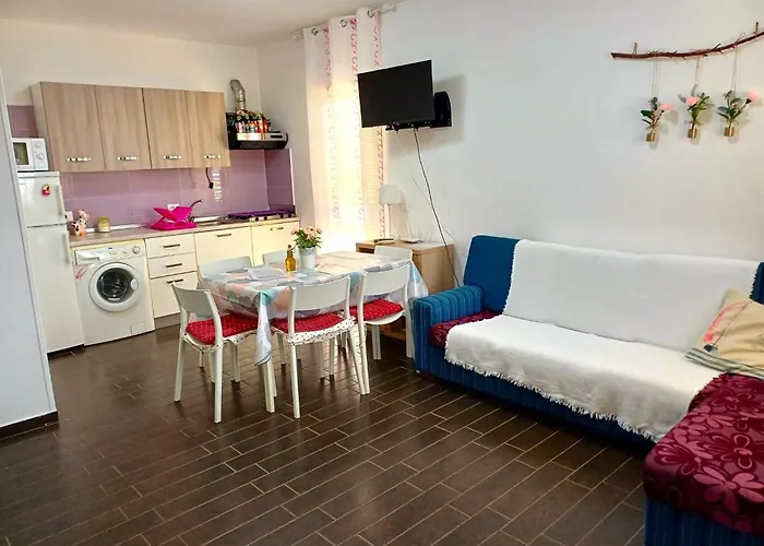 'granatapfel' Mit Pool By Interhome