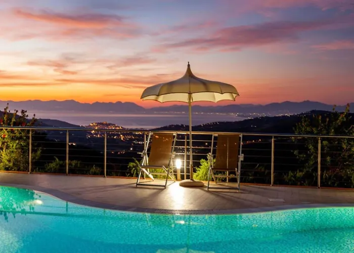 'granatapfel' Mit Pool By Interhome